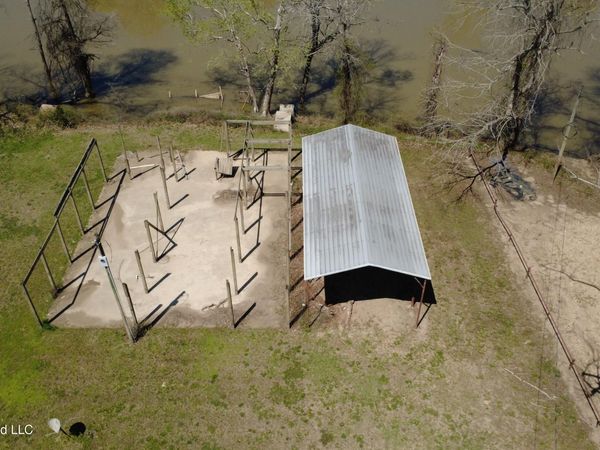 6243 Lake Mary Road, Woodville, MS 39669