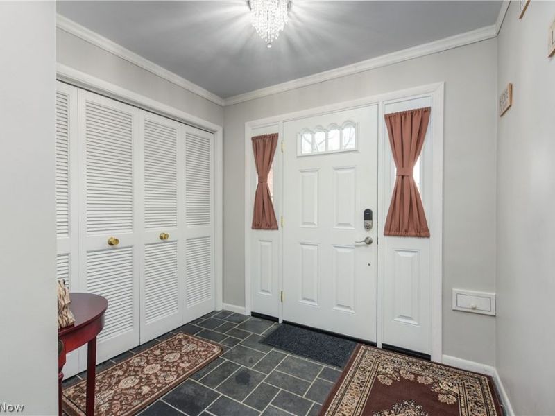 362 Hamilton Circle , Elyria, OH 44035 Photo 3