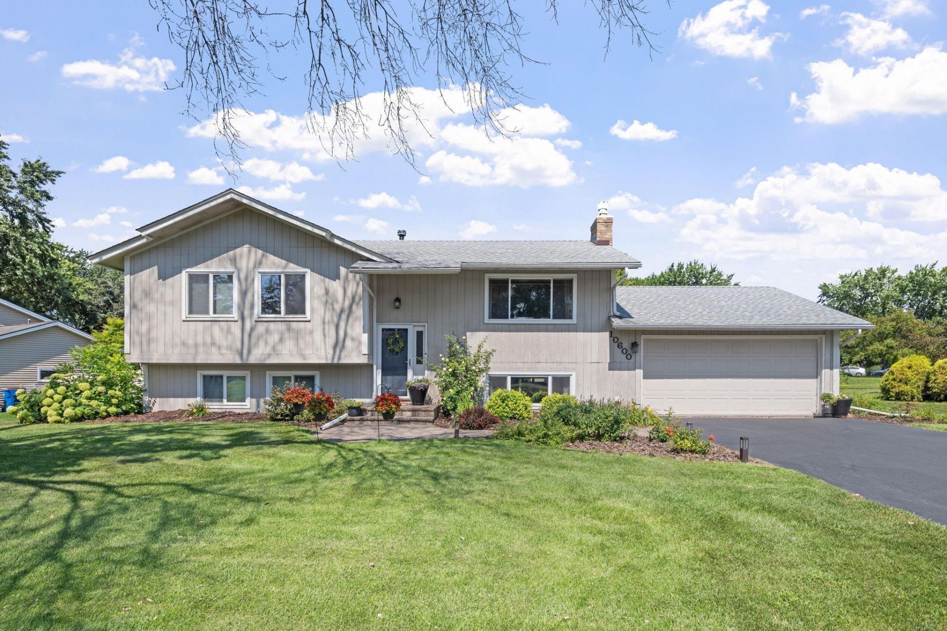 10600 Wyoming Road S, Bloomington, MN 55438 Main Photo