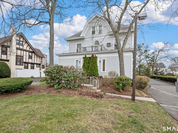 678 Savin, Unit 1A, West Haven, CT 06516