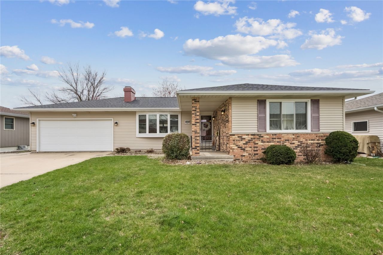 3435 25th Avenue, Marion, IA 52302 Main Photo