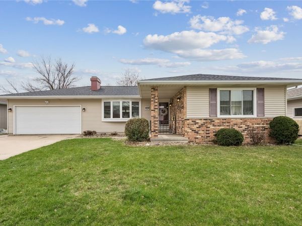 3435 25th Avenue, Marion, IA 52302