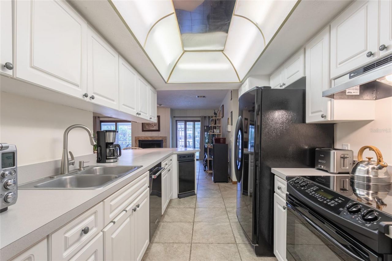 6104 Schooner Way, Tampa, FL 33615 Photo