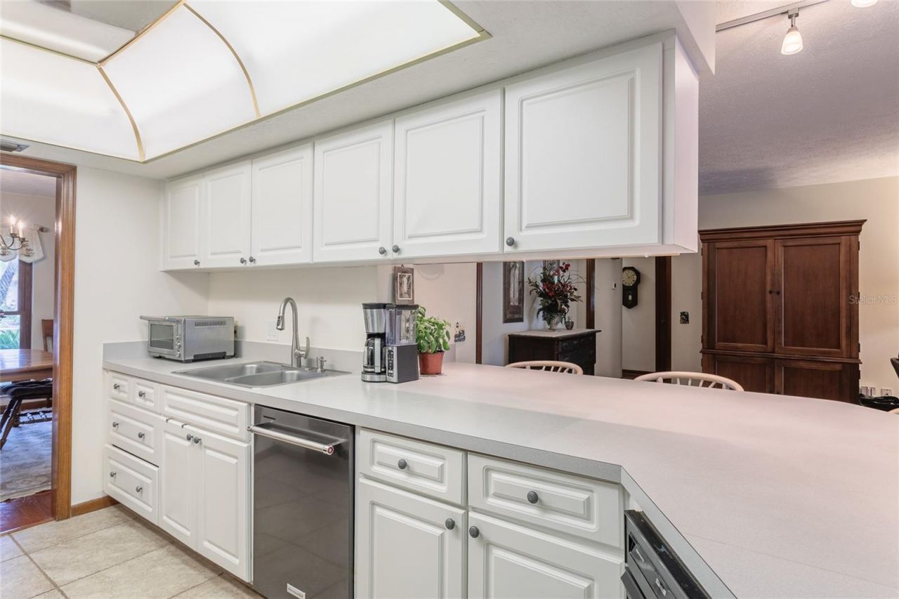 6104 Schooner Way, Tampa, FL 33615 Photo