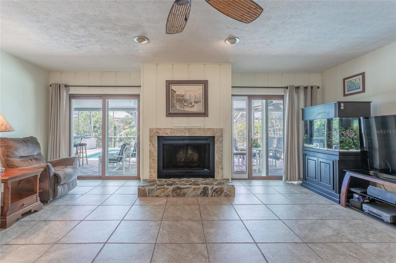 6104 Schooner Way, Tampa, FL 33615 Photo