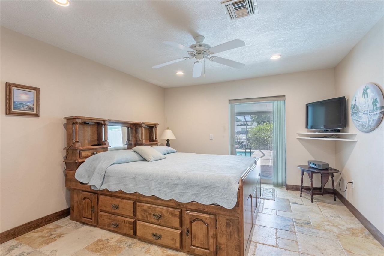 6104 Schooner Way, Tampa, FL 33615 Photo