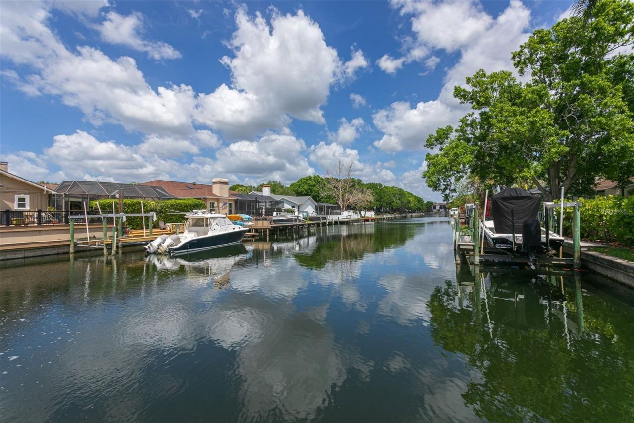 6104 Schooner Way, Tampa, FL 33615 Photo