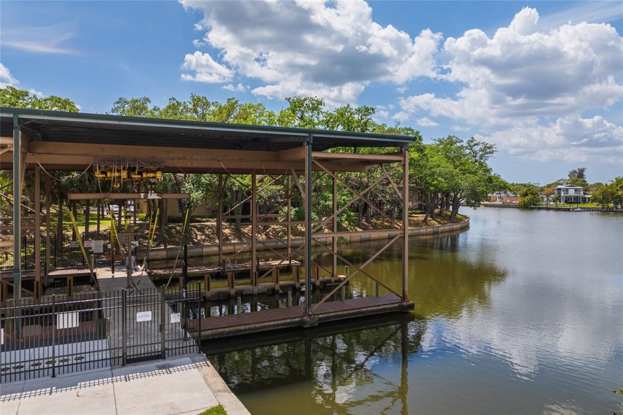 6104 Schooner Way, Tampa, FL 33615 Photo