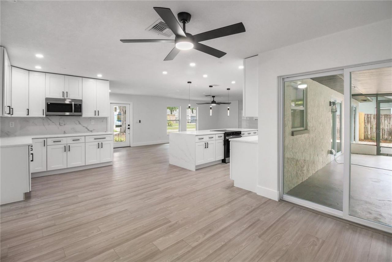 11492 93rd Street , Largo, FL 33773 Photo