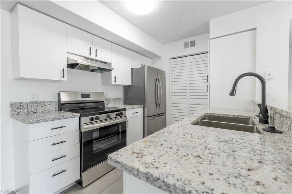 2094 Arbour Walk Cir, Unit 3018, Naples, FL 34109 Photo