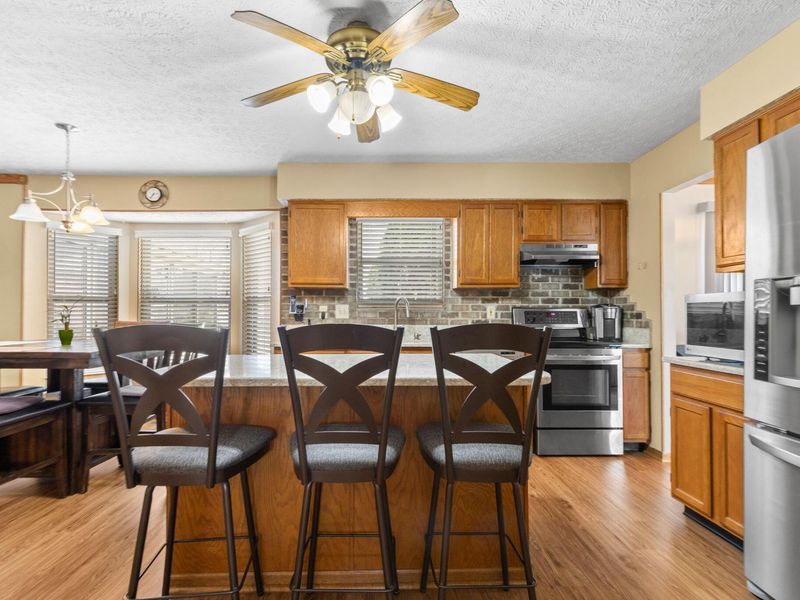 530 Tall Oaks Drive , Gahanna, OH 43230 Photo 3