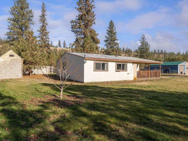 7767 Chamokane St, Ford, WA 99013