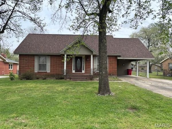 908 Davis Boulevard , Sikeston, MO 63801