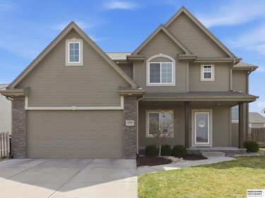 15035 Laurel Avenue , Omaha, NE 68116