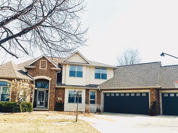 2821 E MILESTONE COURT, Appleton, WI 54913