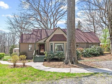 832 Sand Hill Road , Asheville, NC 28806