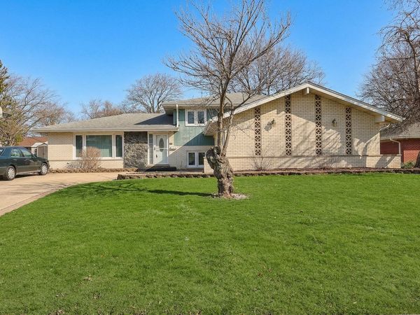 18W194 Claremont Drive , Darien, IL 60561