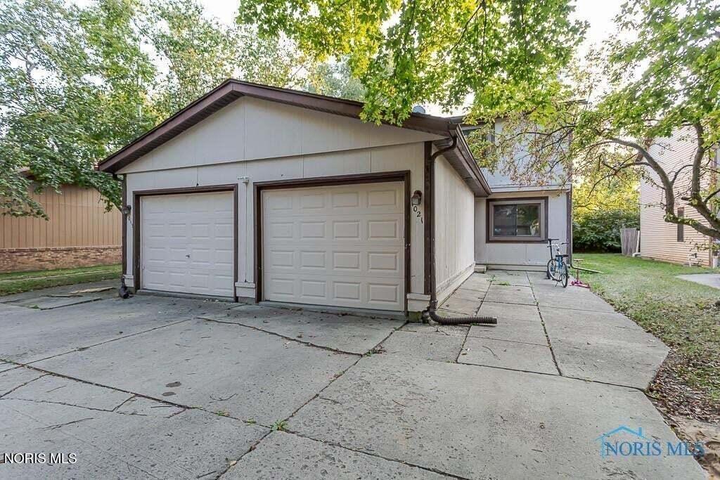 1021 Valley Side Drive, Maumee, OH 43537 Main Photo