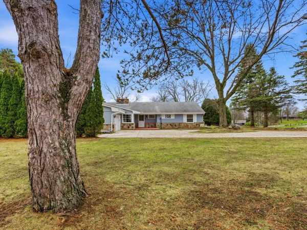 18635 Benington Dr, Brookfield, WI 53045