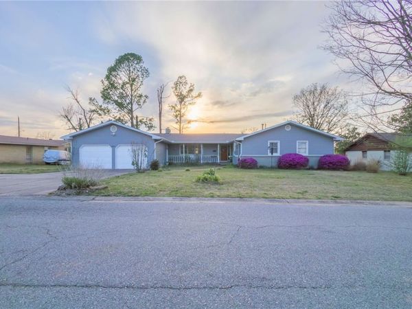 908 14th Place, Rogers, AR 72758