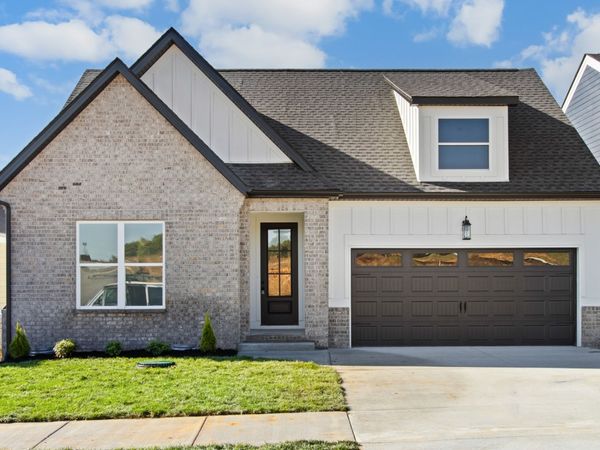 623 Centre St, Pleasant View, TN 37146