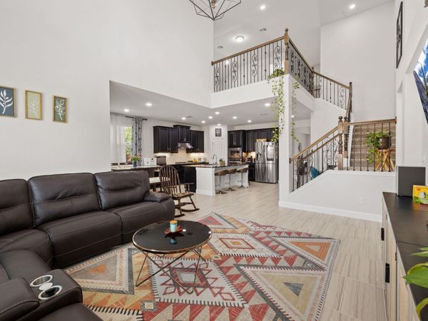 724 Pioneer GRV, Round Rock, TX 78665