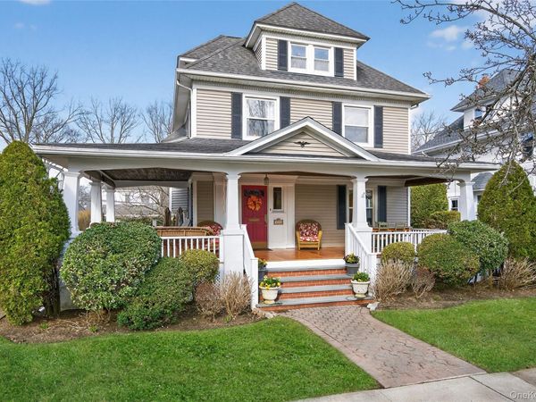 114 Roosevelt Street, Garden City, NY 11530