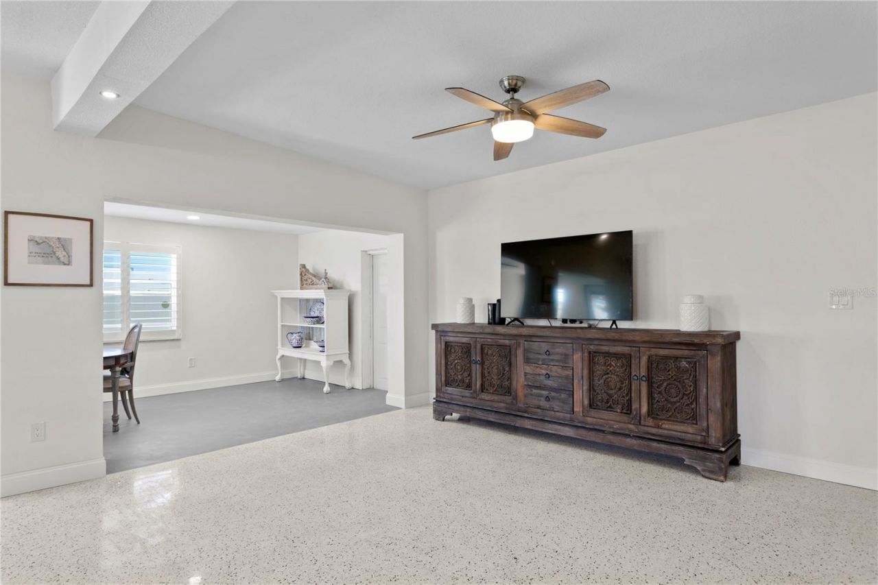 6931 Grande Vista Way S, Saint Petersburg, FL 33707 Photo