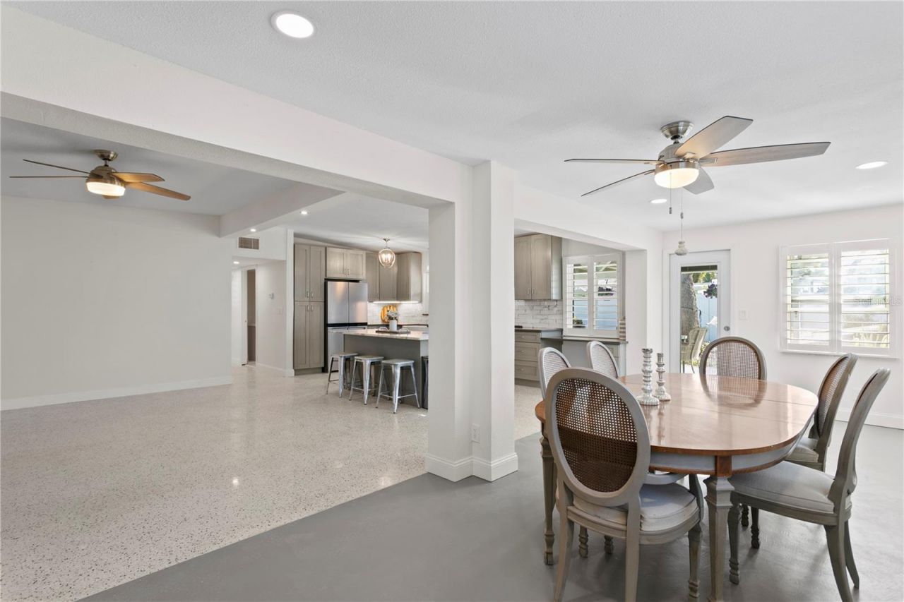 6931 Grande Vista Way S, Saint Petersburg, FL 33707 Photo