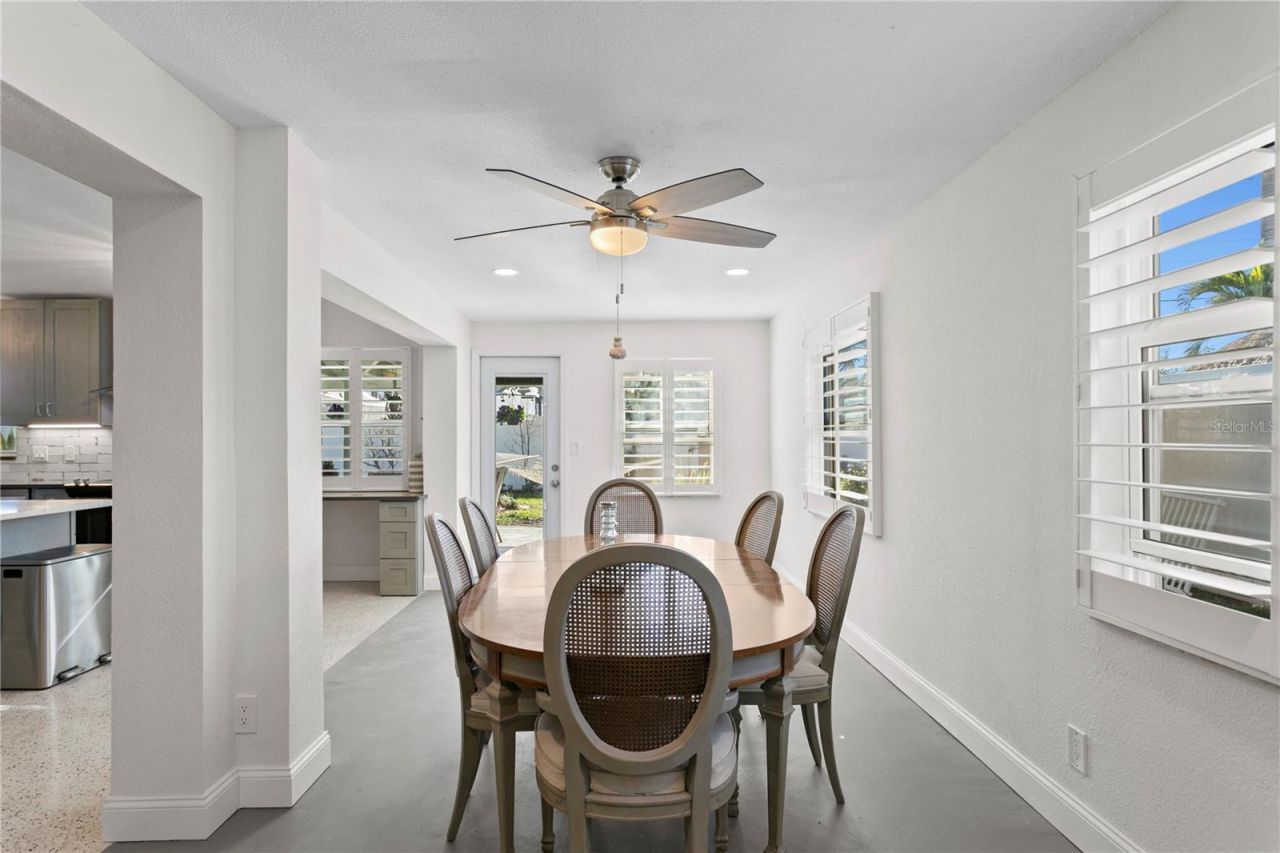 6931 Grande Vista Way S, Saint Petersburg, FL 33707 Photo