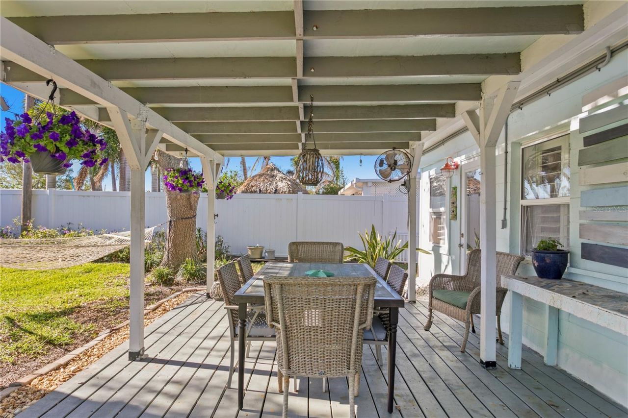 6931 Grande Vista Way S, Saint Petersburg, FL 33707 Photo