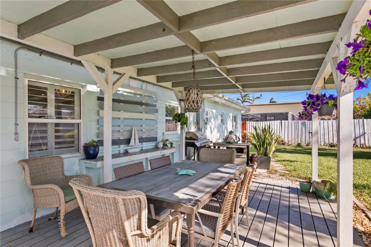 6931 Grande Vista Way S, Saint Petersburg, FL 33707 Photo