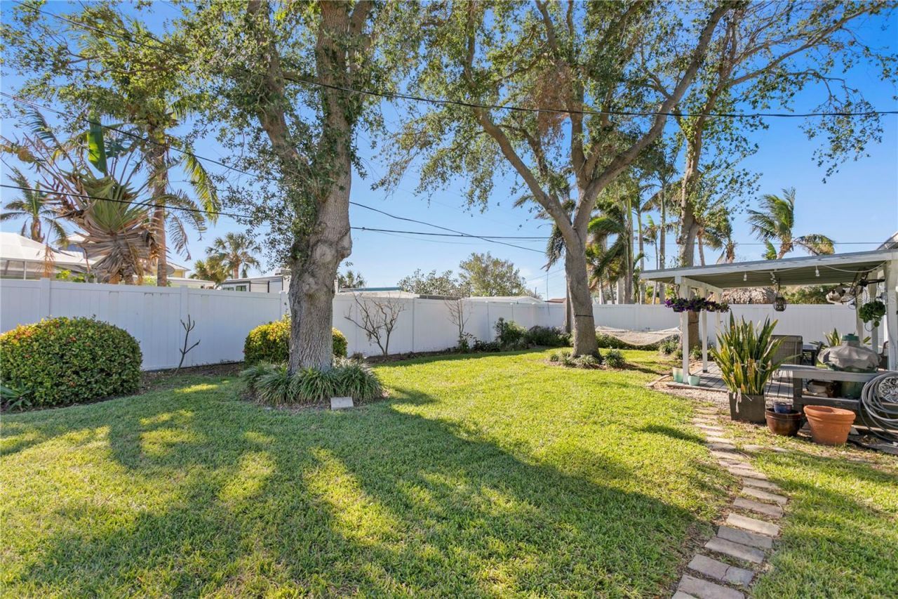 6931 Grande Vista Way S, Saint Petersburg, FL 33707 Photo