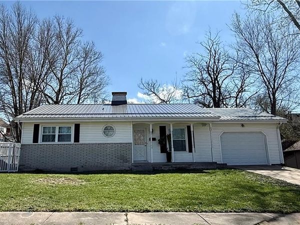 109 W Black Diamond Street, Richmond, MO 64085
