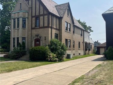 561 Ridge Road , Buffalo, NY 14218