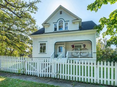 322 3rd Avenue SE, Pelican Rapids, MN 56572