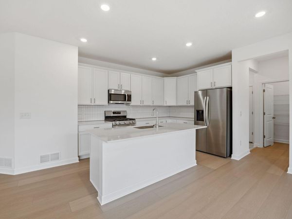 18339 Glancy Way , Lakeville, MN 55068