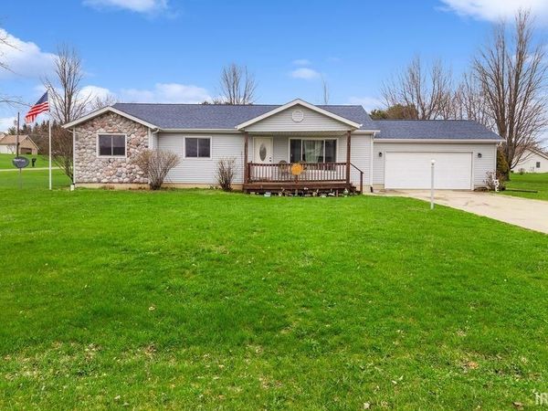 2804 E Lapoint Drive, Milford, IN 46542
