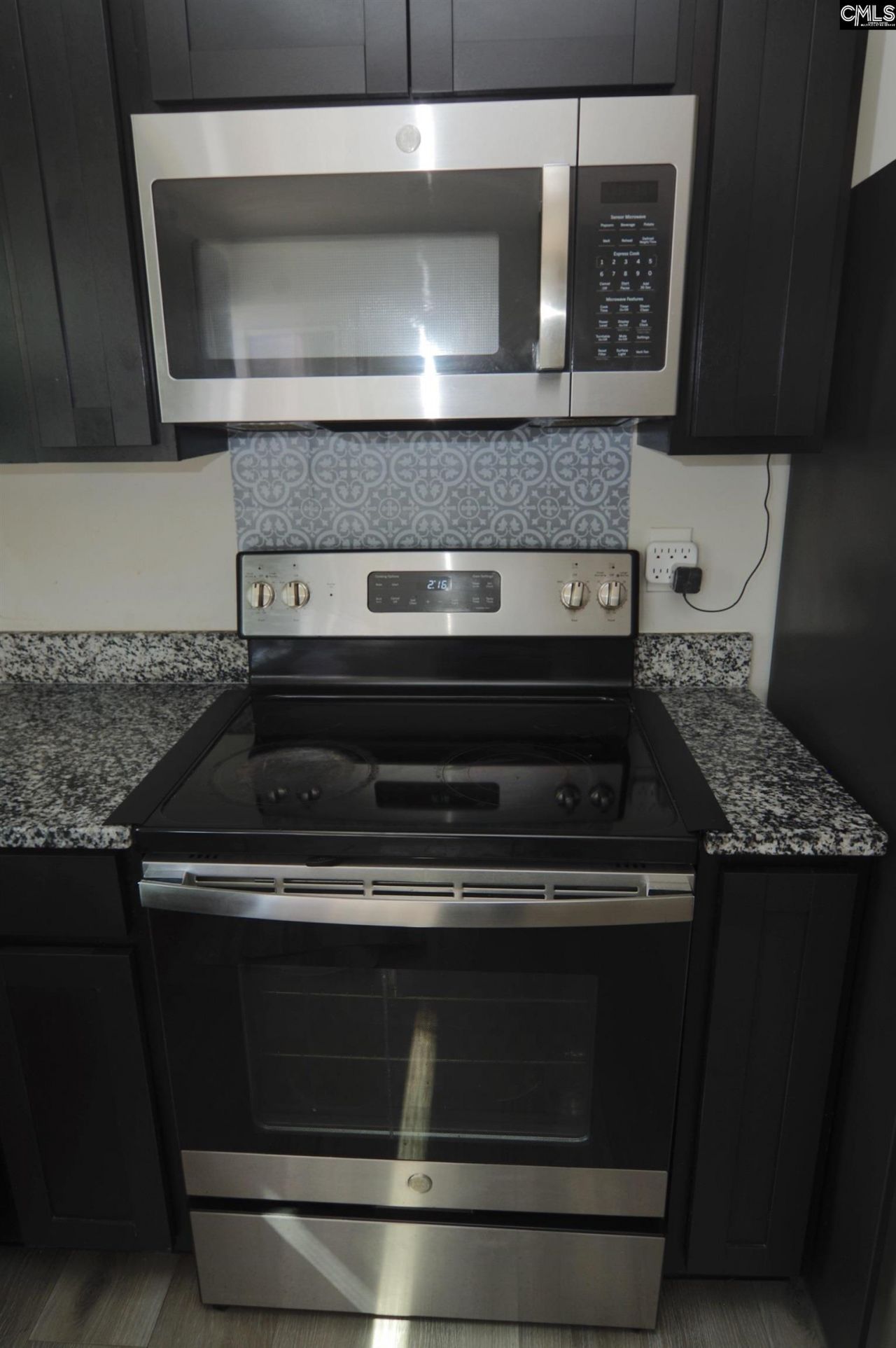 385 Saskatoon  Photo 10