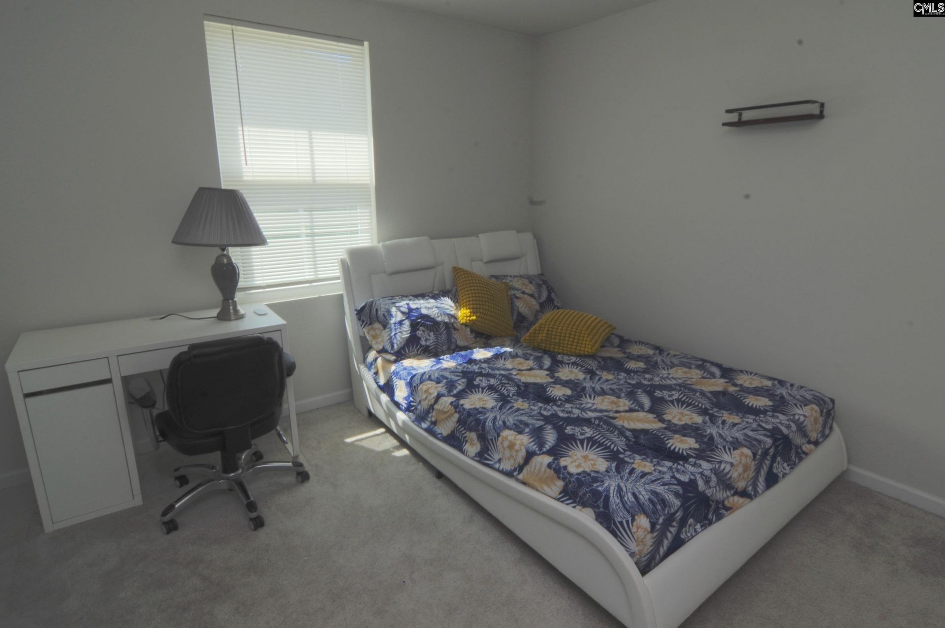 385 Saskatoon  Photo 21