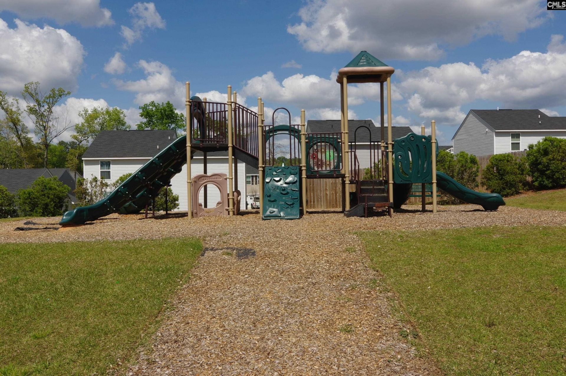 385 Saskatoon  Photo 4