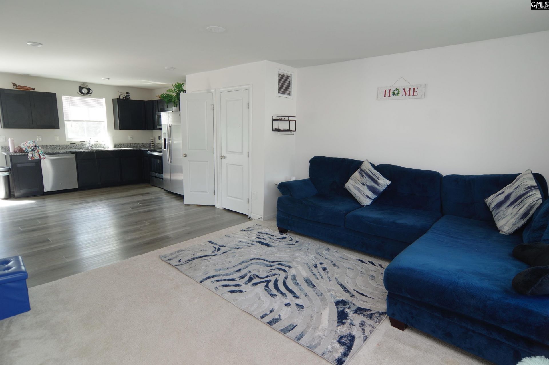 385 Saskatoon  Photo 7