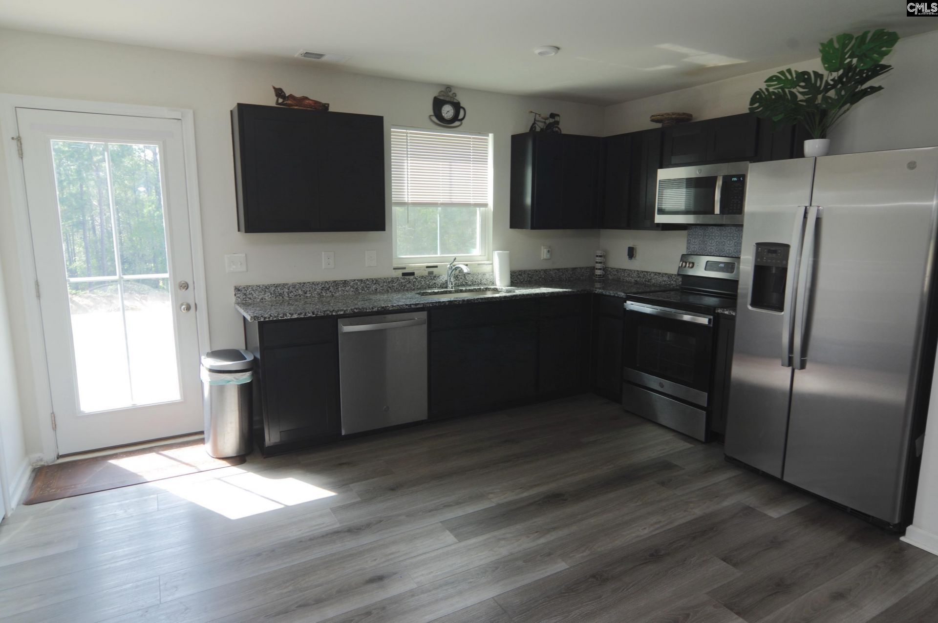 385 Saskatoon  Photo 9