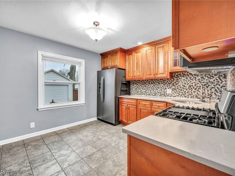 300 Russell Avenue, Niles, OH 44446 Photo 11