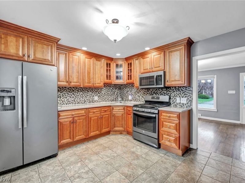 300 Russell Avenue, Niles, OH 44446 Photo 12