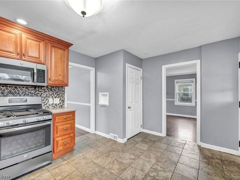 300 Russell Avenue, Niles, OH 44446 Photo 13