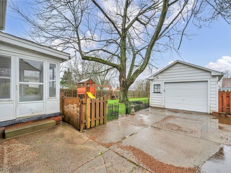 300 Russell Avenue, Niles, OH 44446 Photo 36