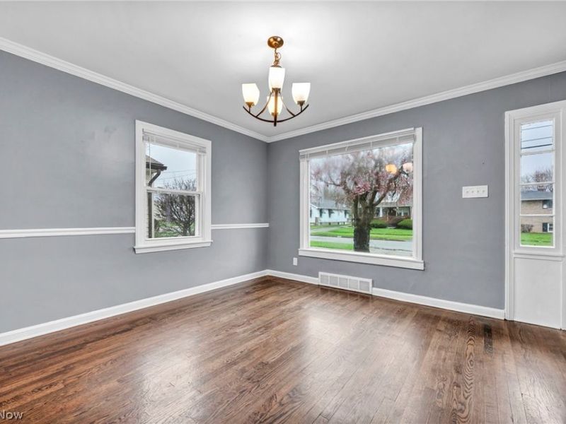 300 Russell Avenue, Niles, OH 44446 Photo 8