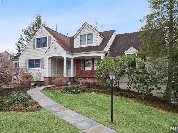 8 Bennington Road, Morris Township, NJ 07960