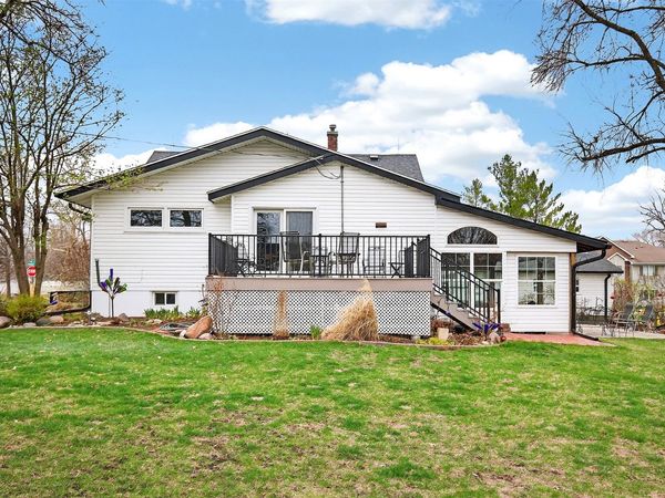 655 2nd Street , Waukee, IA 50263